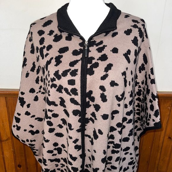 Women's Nicole Miller Poncho Tan Animal Print Knit Full Zip Kimono Sleeve S/M - Picture 1 of 7